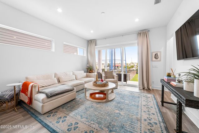 2107 GORDEN Avenue, Jacksonville Beach, FL 32250