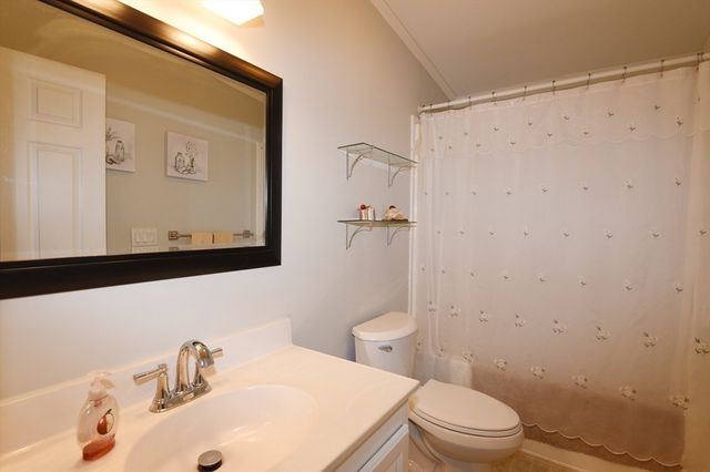4402 Pheasant Ln, Middleboro, MA 02346