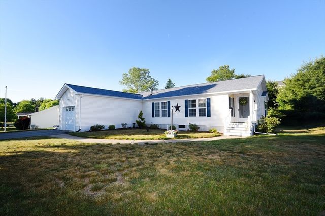 4402 Pheasant Ln, Middleboro, MA 02346