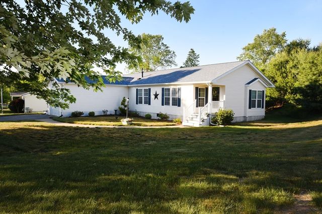 4402 Pheasant Ln, Middleboro, MA 02346