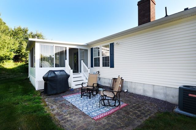 4402 Pheasant Ln, Middleboro, MA 02346