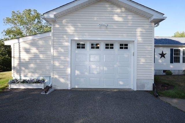 4402 Pheasant Ln, Middleboro, MA 02346