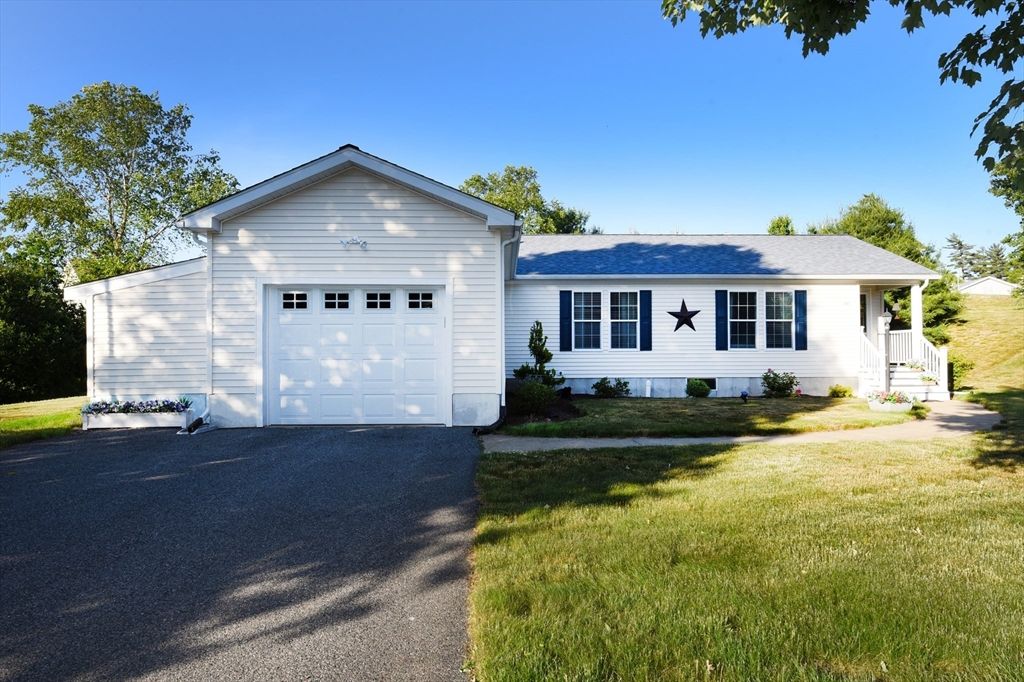 4402 Pheasant Ln, Middleboro, MA 02346