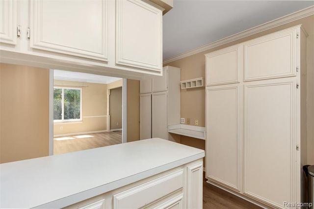 2426 Mulberry Square 55, Bloomfield Hills, MI 48302