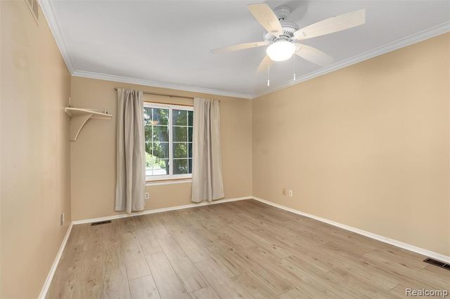 2426 Mulberry Square 55, Bloomfield Hills, MI 48302