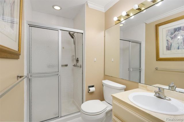 2426 Mulberry Square 55, Bloomfield Hills, MI 48302