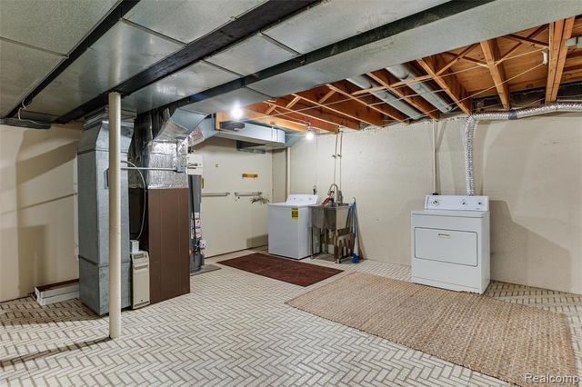 2426 Mulberry Square 55, Bloomfield Hills, MI 48302