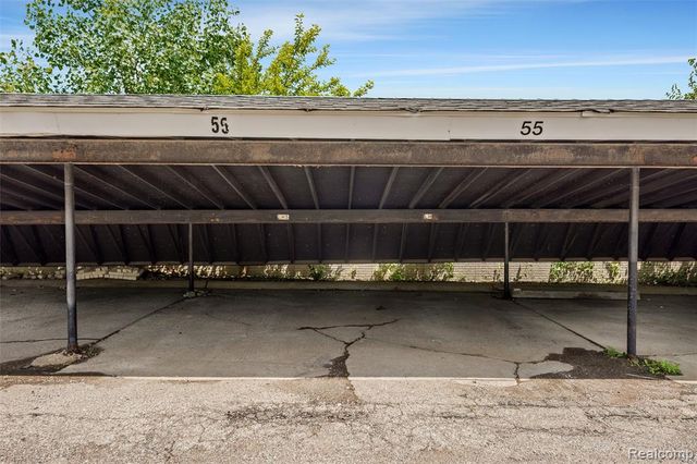 2426 Mulberry Square 55, Bloomfield Hills, MI 48302