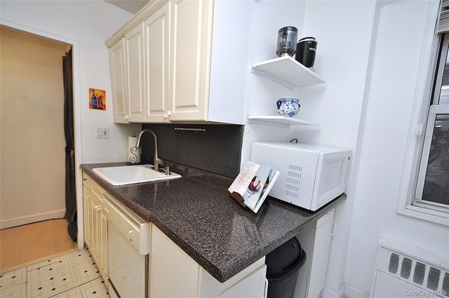 230 Garth Road 3B1, Scarsdale, NY 10583