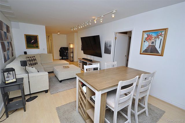 230 Garth Road 3B1, Scarsdale, NY 10583