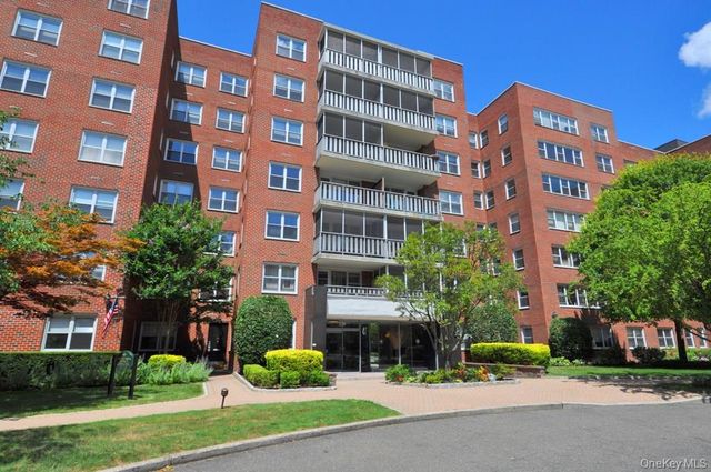 230 Garth Road 3B1, Scarsdale, NY 10583
