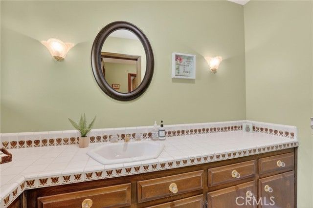 28125 Geneva Lane, Lake Arrowhead, CA 92352