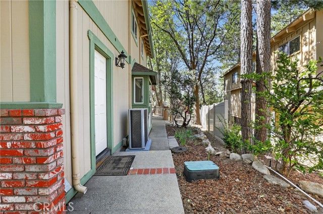 28125 Geneva Lane, Lake Arrowhead, CA 92352