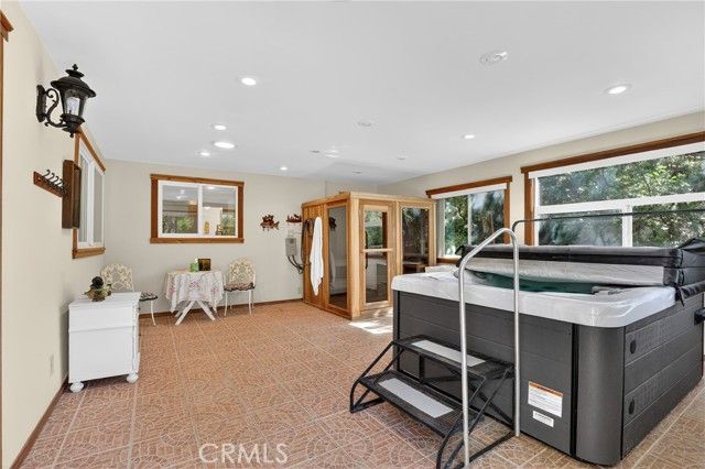 28125 Geneva Lane, Lake Arrowhead, CA 92352