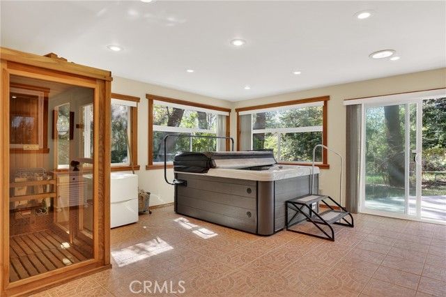 28125 Geneva Lane, Lake Arrowhead, CA 92352