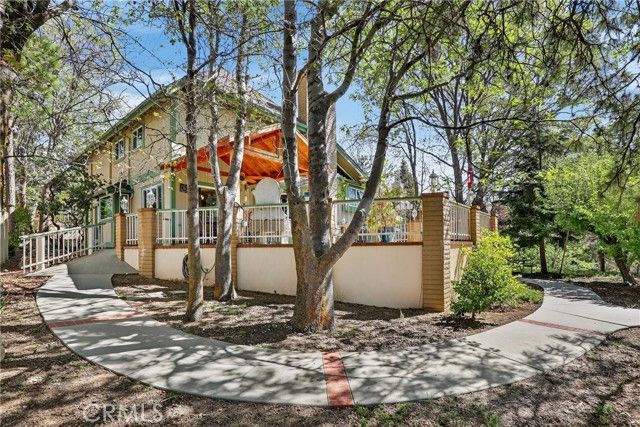 28125 Geneva Lane, Lake Arrowhead, CA 92352