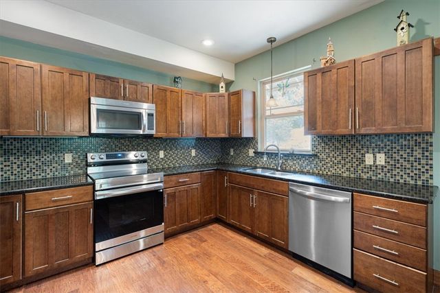 521 S College Street, Siloam Springs, AR 72761