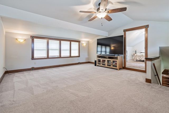 521 S College Street, Siloam Springs, AR 72761