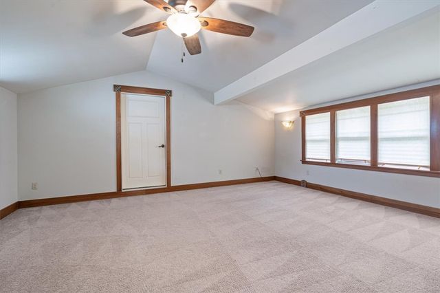 521 S College Street, Siloam Springs, AR 72761