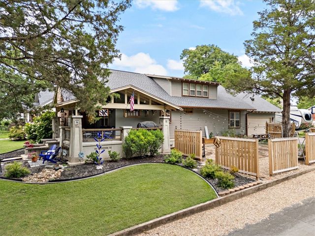 521 S College Street, Siloam Springs, AR 72761