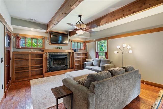 521 S College Street, Siloam Springs, AR 72761