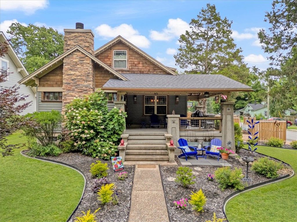 521 S College Street, Siloam Springs, AR 72761