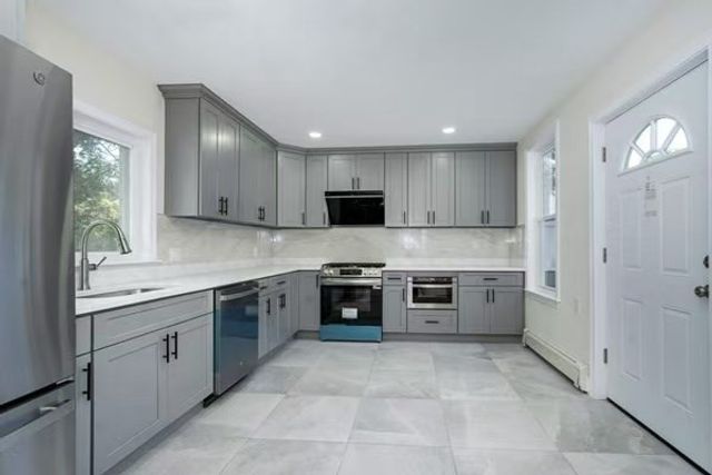 1297 Pleasant St, Weymouth, MA 02189