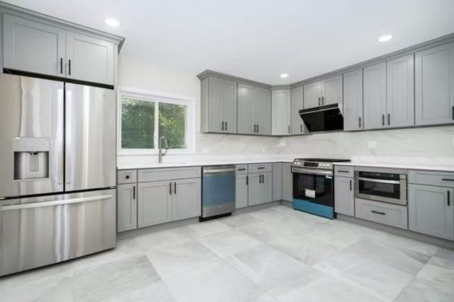 1297 Pleasant St, Weymouth, MA 02189