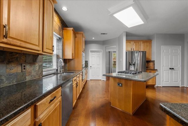 2876 Match Point Lane, Friendswood, TX 77546