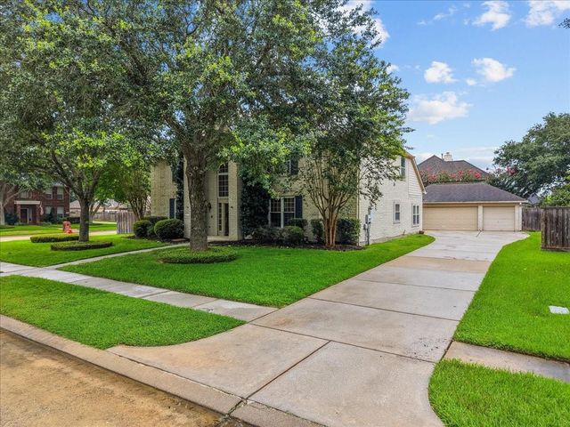 2876 Match Point Lane, Friendswood, TX 77546