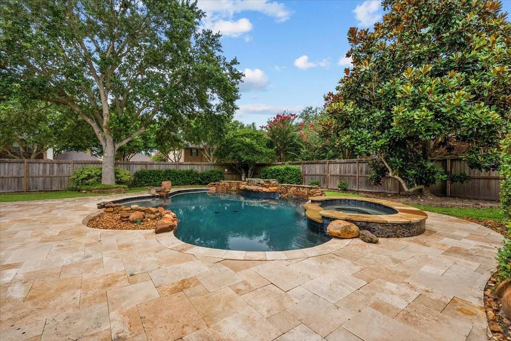 2876 Match Point Lane, Friendswood, TX 77546