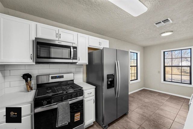 2523 NW 17th St, Lawton, OK 73507