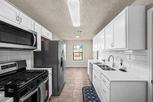 2523 NW 17th St, Lawton, OK 73507