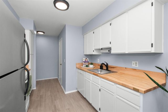 2071 Vine Way Drive 79, Canton, MI 48188