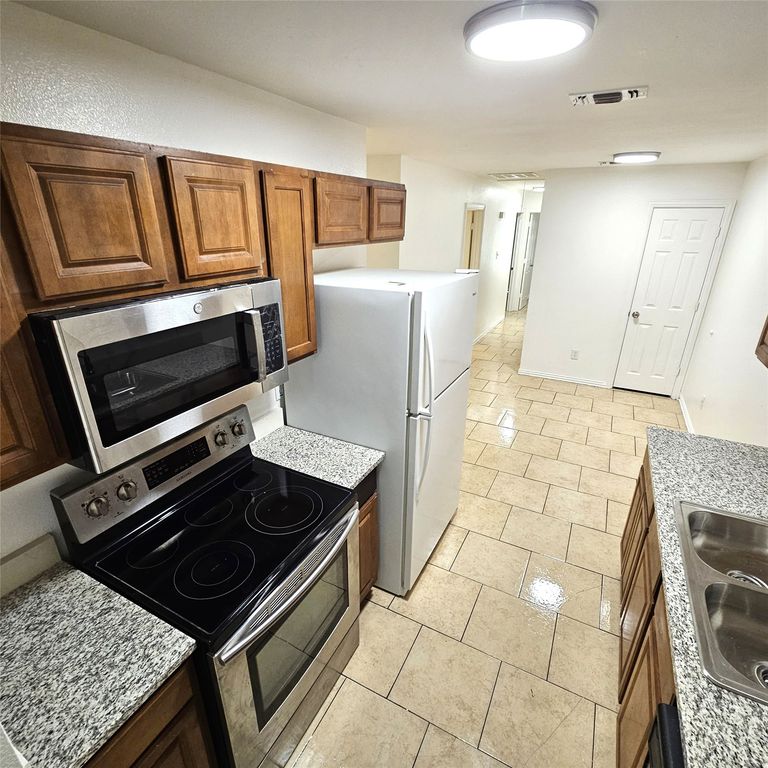 1808 and 1810 Wiseman Avenue, Fort Worth, TX 76105 — exterior
