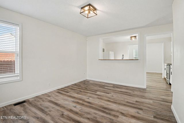 210 Church Ave, Rocky Top, TN 37769