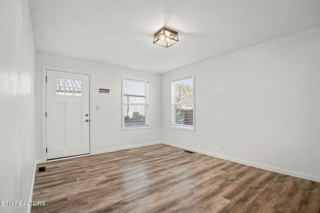 210 Church Ave, Rocky Top, TN 37769