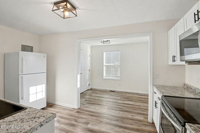 210 Church Ave, Rocky Top, TN 37769