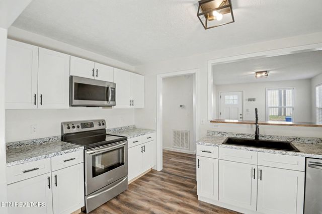 210 Church Ave, Rocky Top, TN 37769