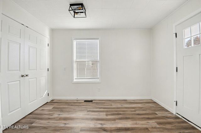 210 Church Ave, Rocky Top, TN 37769