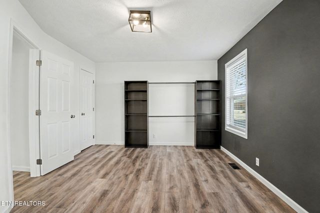 210 Church Ave, Rocky Top, TN 37769