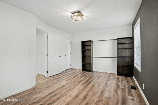 210 Church Ave, Rocky Top, TN 37769