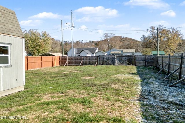 210 Church Ave, Rocky Top, TN 37769