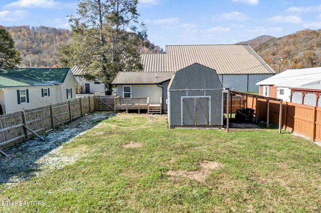 210 Church Ave, Rocky Top, TN 37769