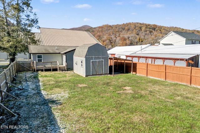 210 Church Ave, Rocky Top, TN 37769