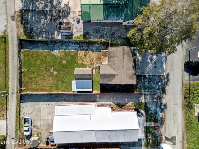 210 Church Ave, Rocky Top, TN 37769