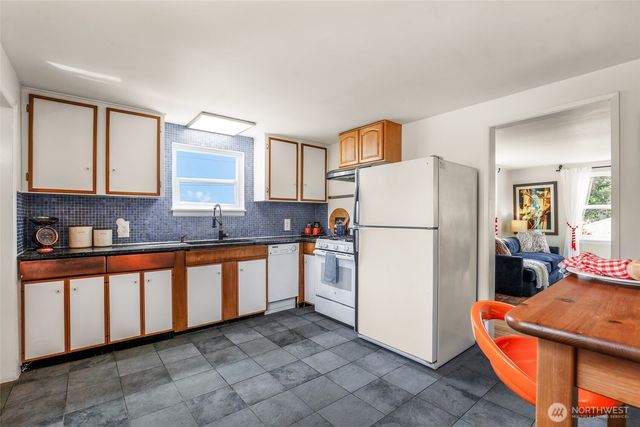 1330 S Ferdinand Street, Seattle, WA 98108