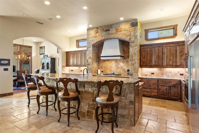 3612 Pack Saddle DR, Horseshoe Bay, TX 78657