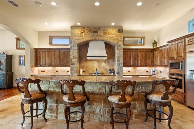 3612 Pack Saddle DR, Horseshoe Bay, TX 78657
