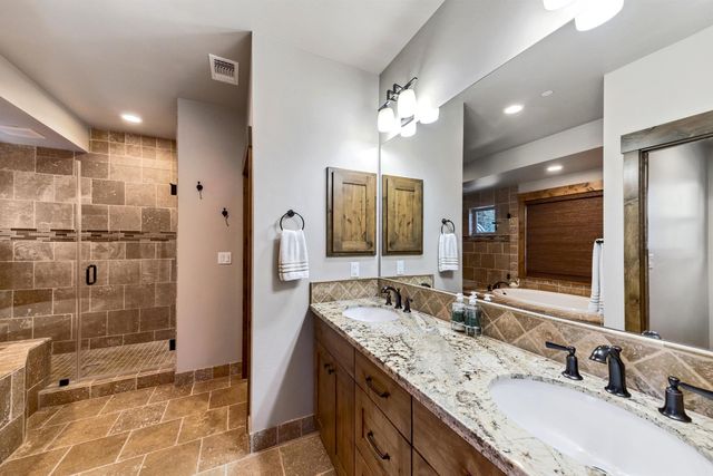 10935 Skislope Way, Truckee, CA 96161